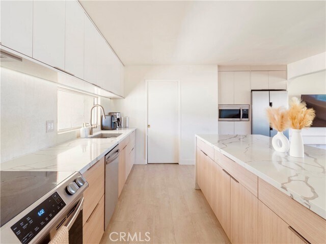 Building Photo - 70410 Cottonwood Dr