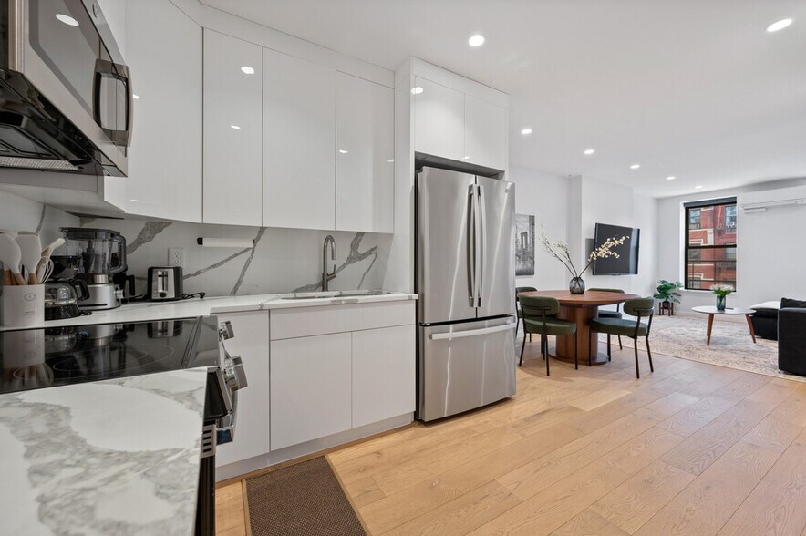 Building Photo - 472 Columbus Ave
