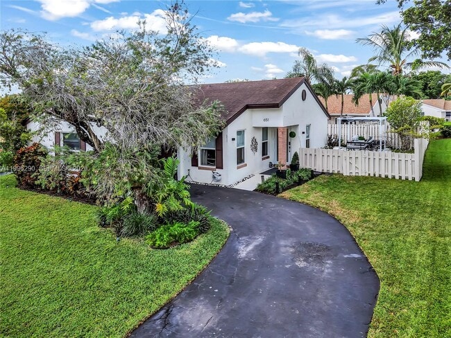 Building Photo - 651 Shiloh Terrace