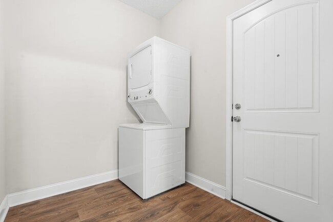 Building Photo - 27 W Grady St