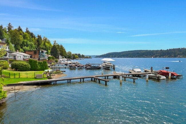 Building Photo - 4Bd/2.25Ba Bellevue House