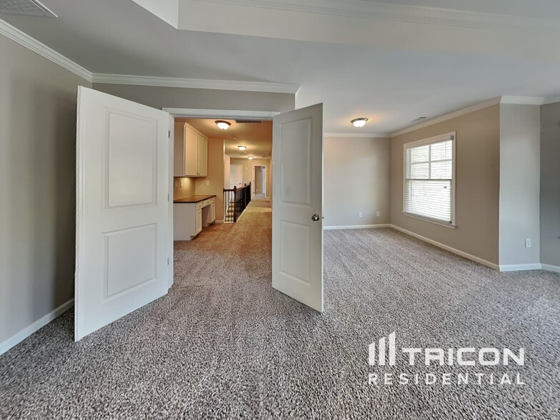 Building Photo - 4609 Sierra Creek Dr NE