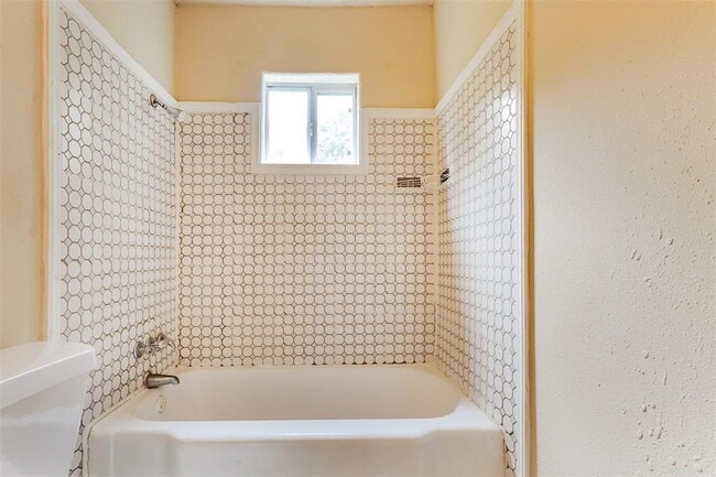 Building Photo - 10601 Murr Way