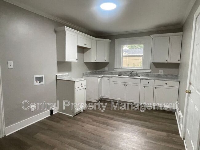 Building Photo - 522 Pennwood Dr