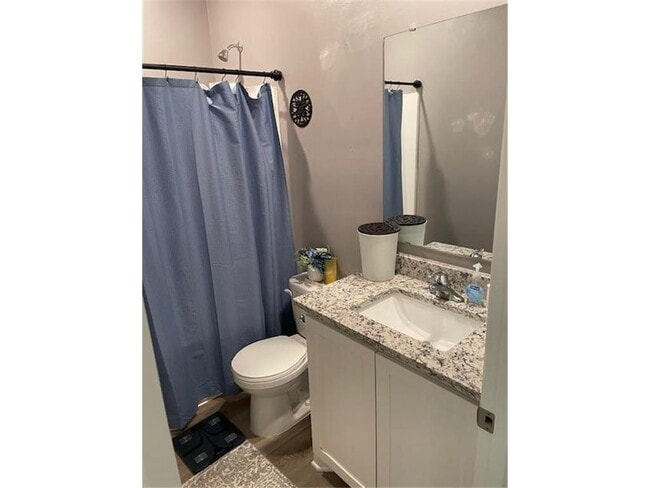 Building Photo - 39873 Fallbrook Ave