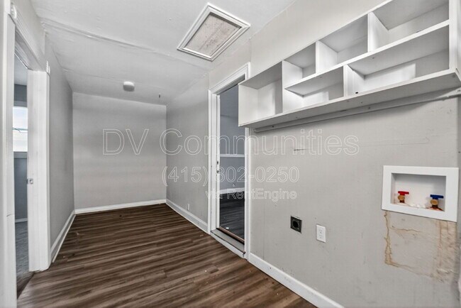 Building Photo - 3901 Dakota Trail