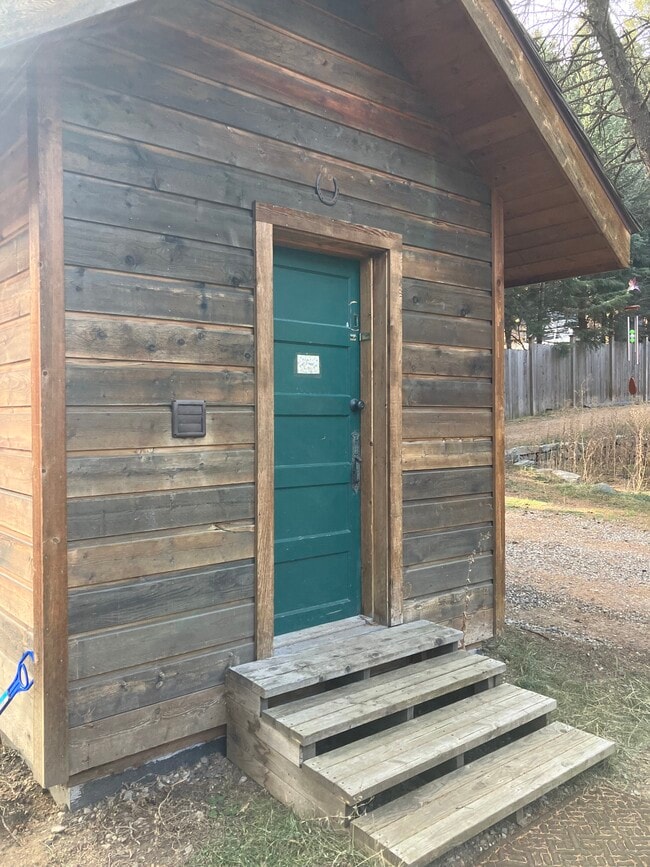 Building Photo - 63831 Gallatin Rd