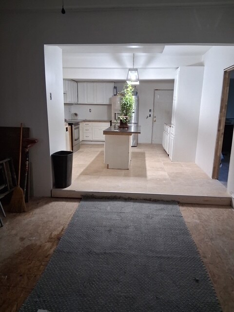 Building Photo - 2137 E 2nd St