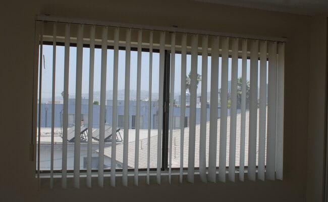 Building Photo - 5736 Lexington Ave