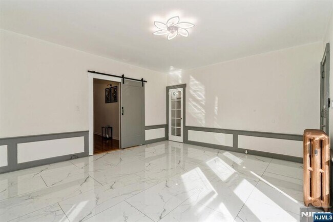 Building Photo - 41-43 Poe Avenue Unit 1