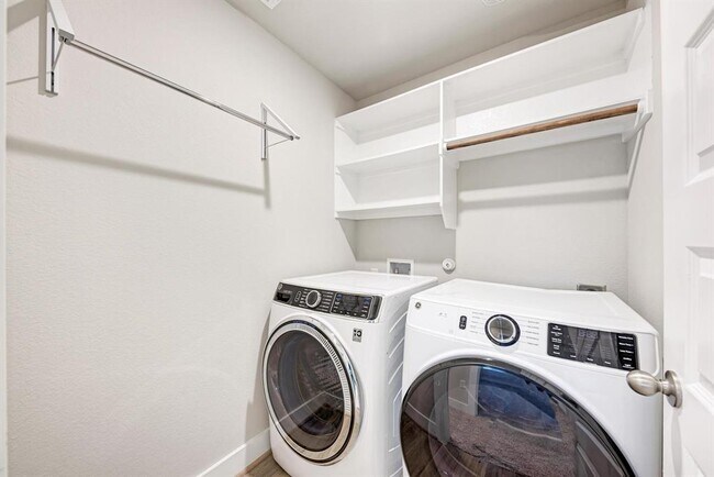 Building Photo - 7319 Travertine Spring Dr