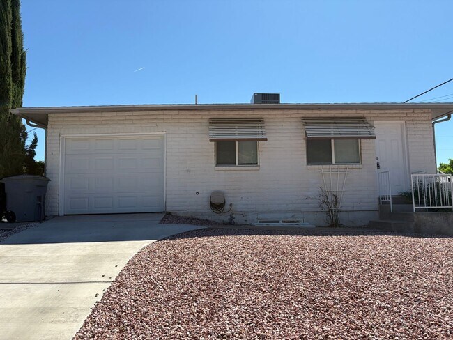 Primary Photo - St. George Townhome with a Basement!