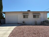 Building Photo - St. George Townhome with a Basement!
