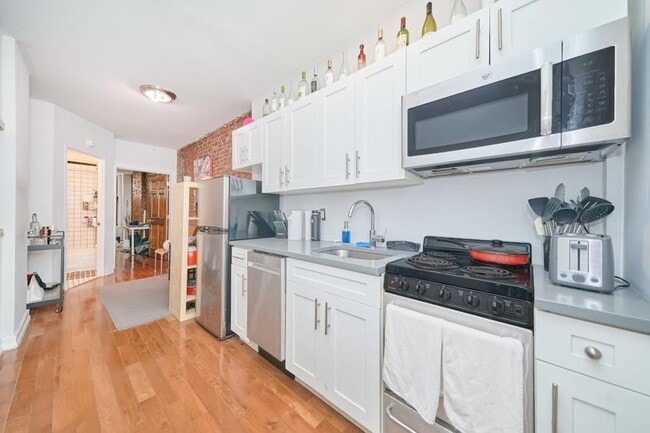Building Photo - 2 bedroom in New York NY 10036