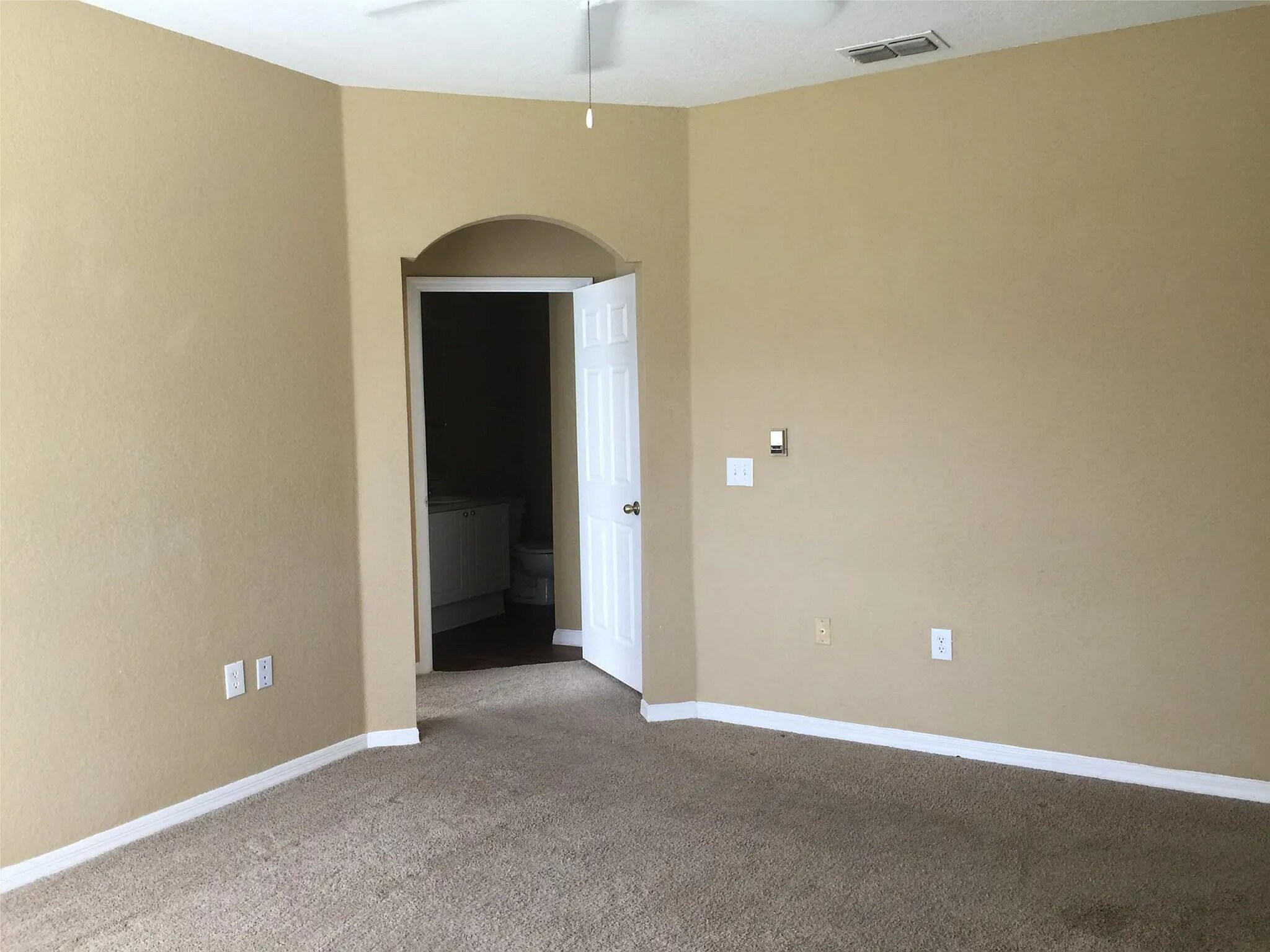 Building Photo - 860 Grand Regency Pointe