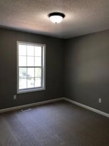 Building Photo - 608 Amberwood Pl