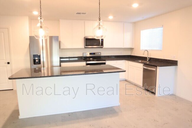 Building Photo - 2783 N Mulberry Pl