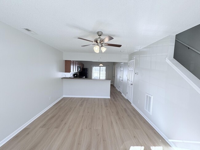 Building Photo - 1007 Banister Loop