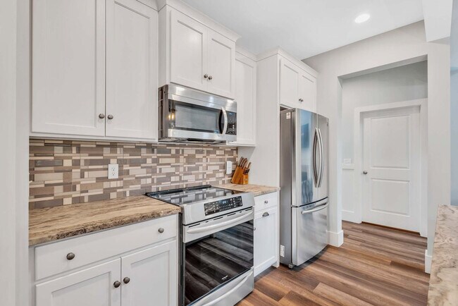 Building Photo - 36 Firethorn Ln