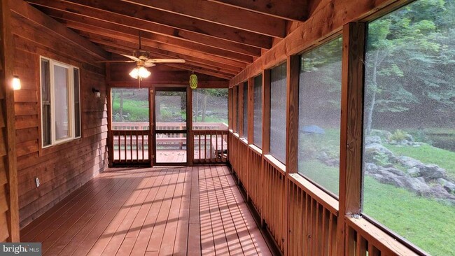 Building Photo - 1831 Wildcat Hollow Rd