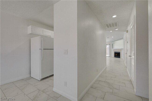 Building Photo - 313 Crosswind Way