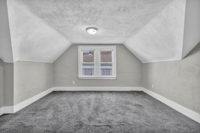 Building Photo - 3369 E 49th St