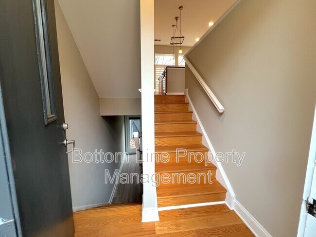 Building Photo - 738 Garden District Dr