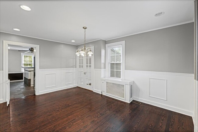 Building Photo - 1613 Kings Hwy
