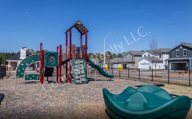 Building Photo - 819 McKenzie Pk Ter