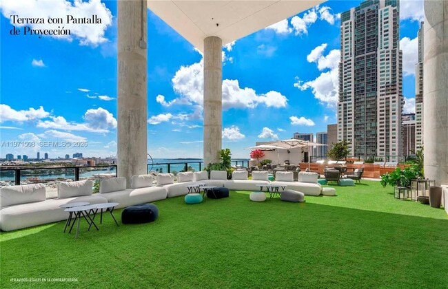 Building Photo - 398 NE 5th St