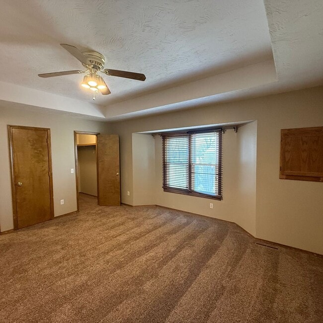 Building Photo - Beautiful 2 Bedroom Bathroom Patio Home Available NOW!