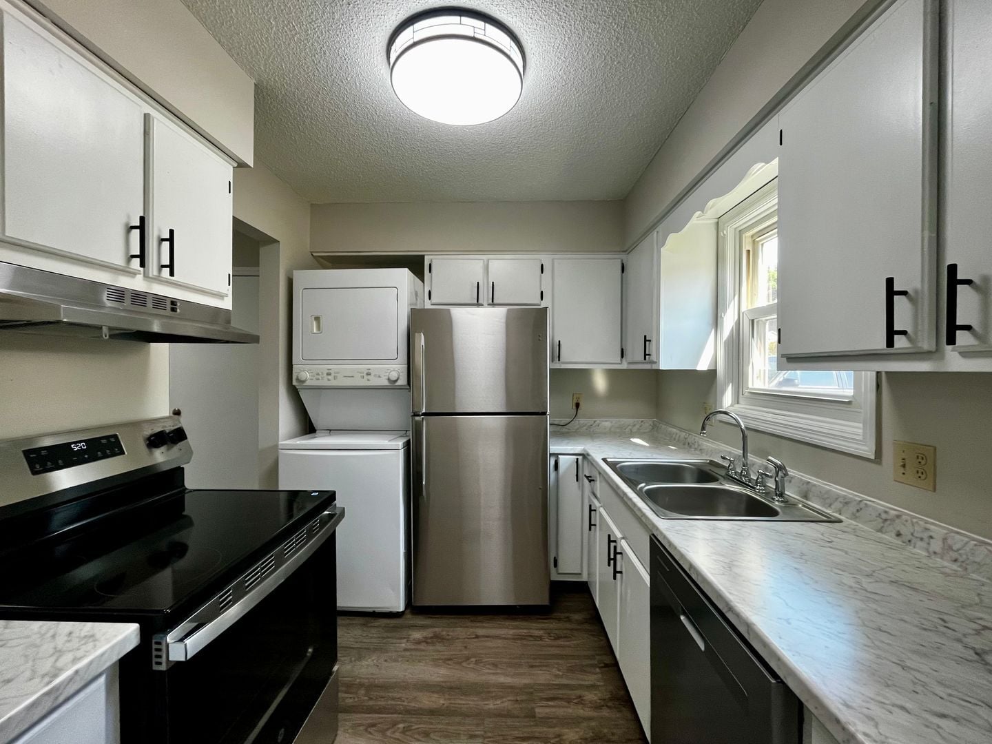 Building Photo - 812 Villa Park Ct