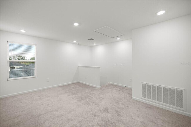 Building Photo - 4610 SW 83rd Lp
