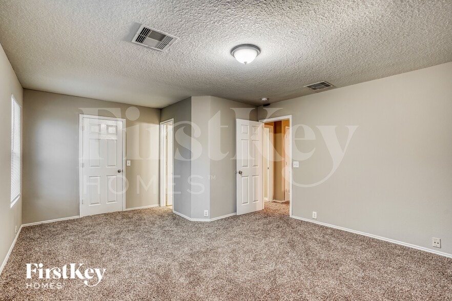 Building Photo - 6331 Scotchwood Dr
