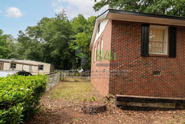 Building Photo - 4 Dean Dr