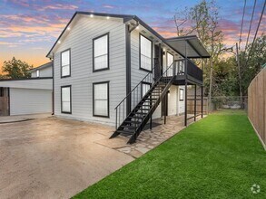 Building Photo - 502 Frawley St
