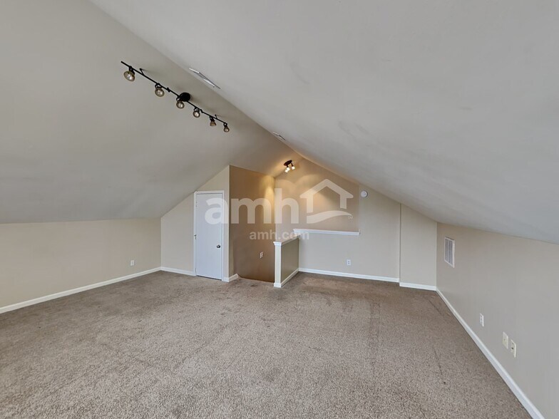 Building Photo - 1200 Nighthawk Ct