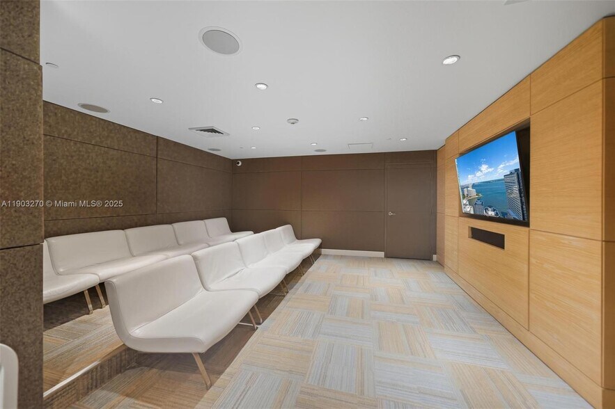 Building Photo - 951 Brickell Ave