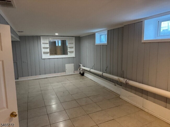 Building Photo - 351 Ogden St