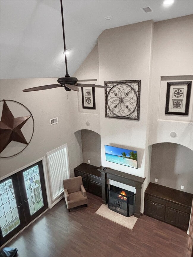 Building Photo - 289 Broadmoor Dr