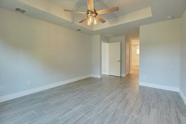 Building Photo - 2352 SW Plum Ct