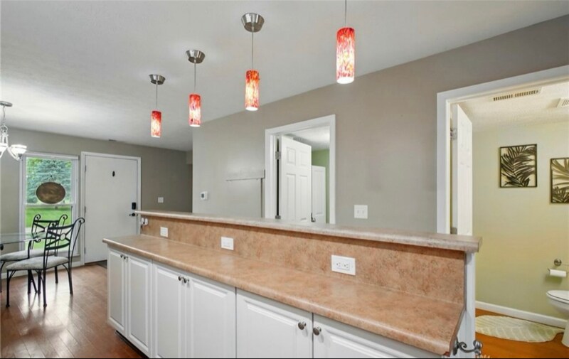 Building Photo - 647 Villa Rd