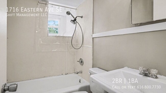 Building Photo - 1716 Eastern Ave SE