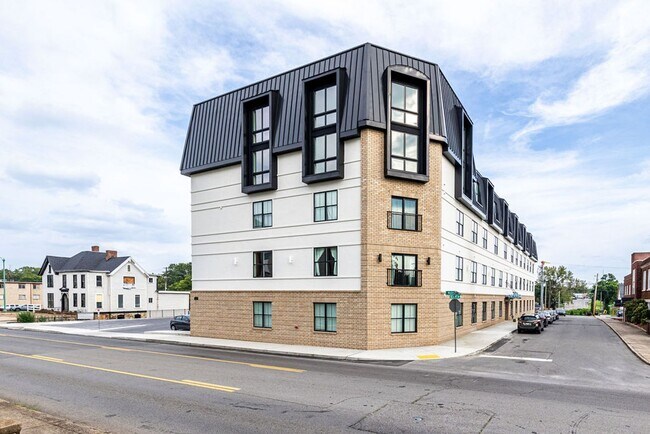 Building Photo - Classic + with Patio
