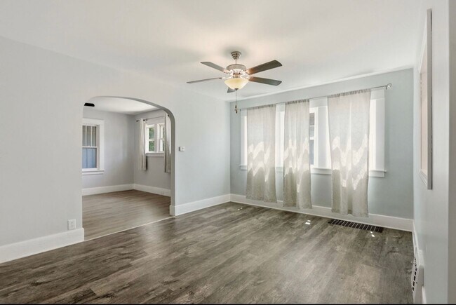 Building Photo - Beautifully Renovated 2 Bed, 1 Bath Home for Rent!