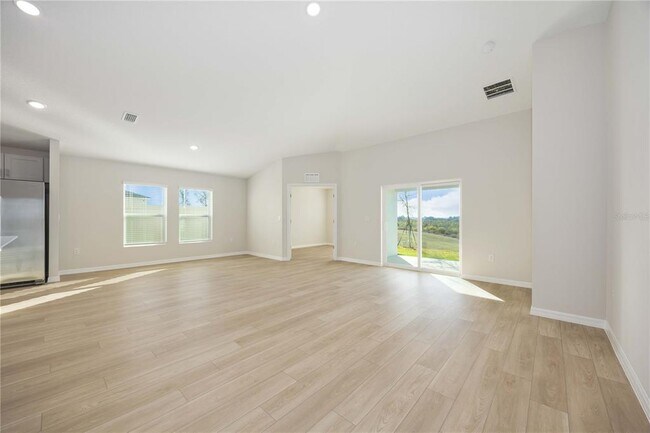 Building Photo - 1724 Vanilla St