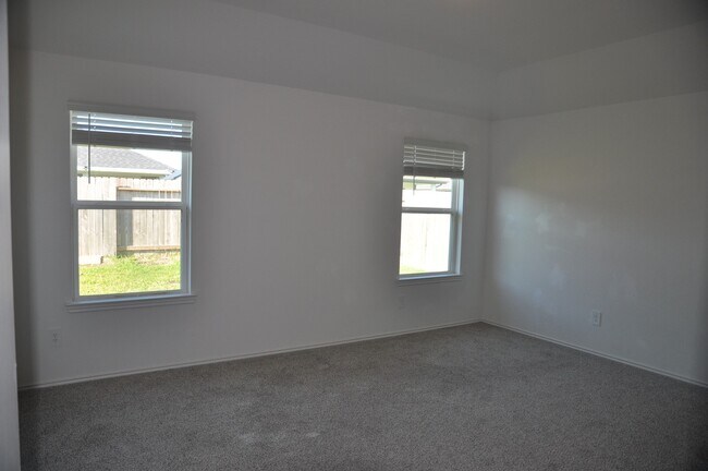 Building Photo - 31303 Yatesbury Ln