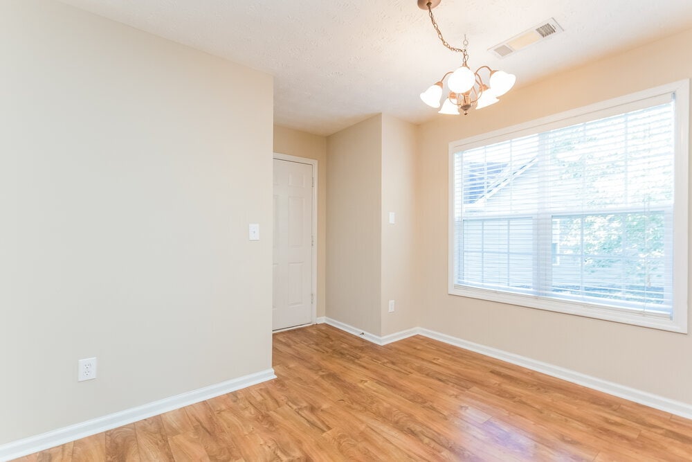 Building Photo - 670 Chapel Hill Dr SE