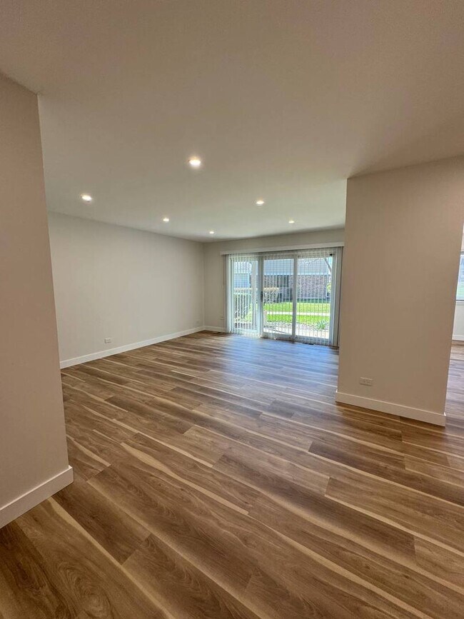 Building Photo - 52 Stanton Ct