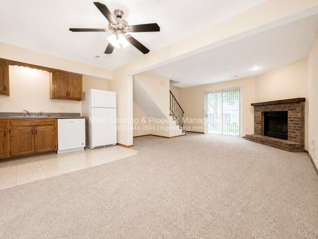 Building Photo - 3557-3563 NE Independence Cir